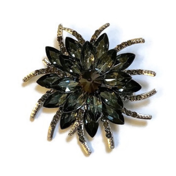 Jewelry - Large Grayish Black Rhinestone Flower Brooch
